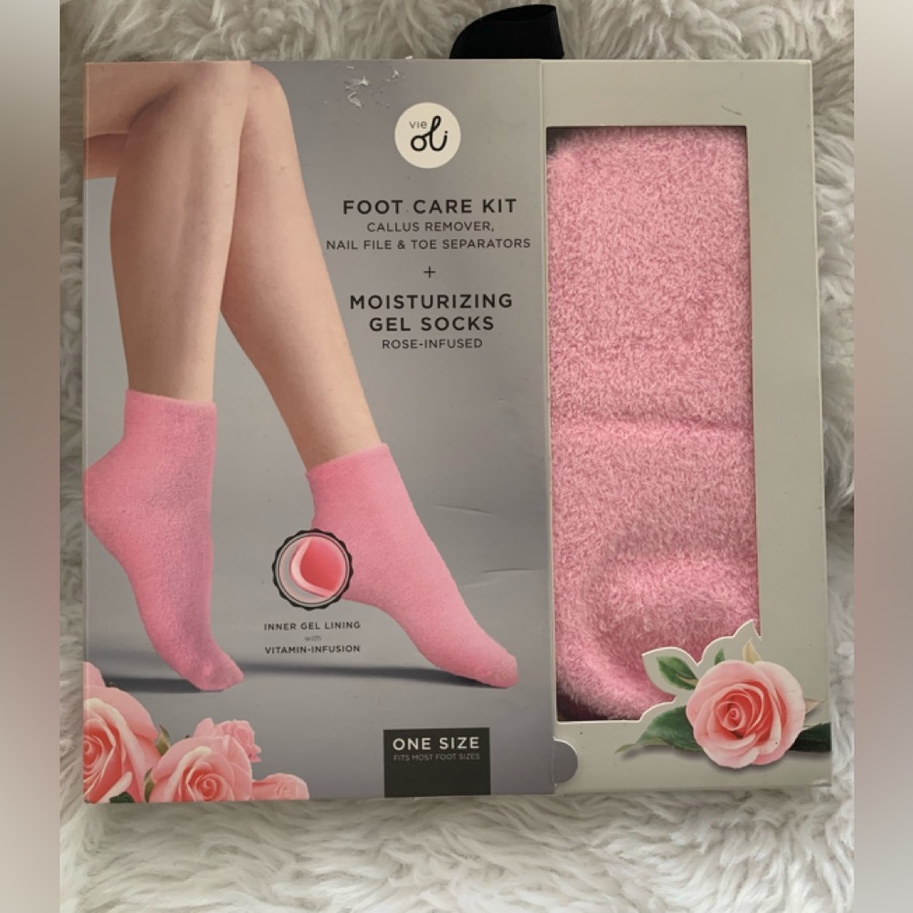 VIE OLI rose infused 4 piece foot care set NWT one size NIB